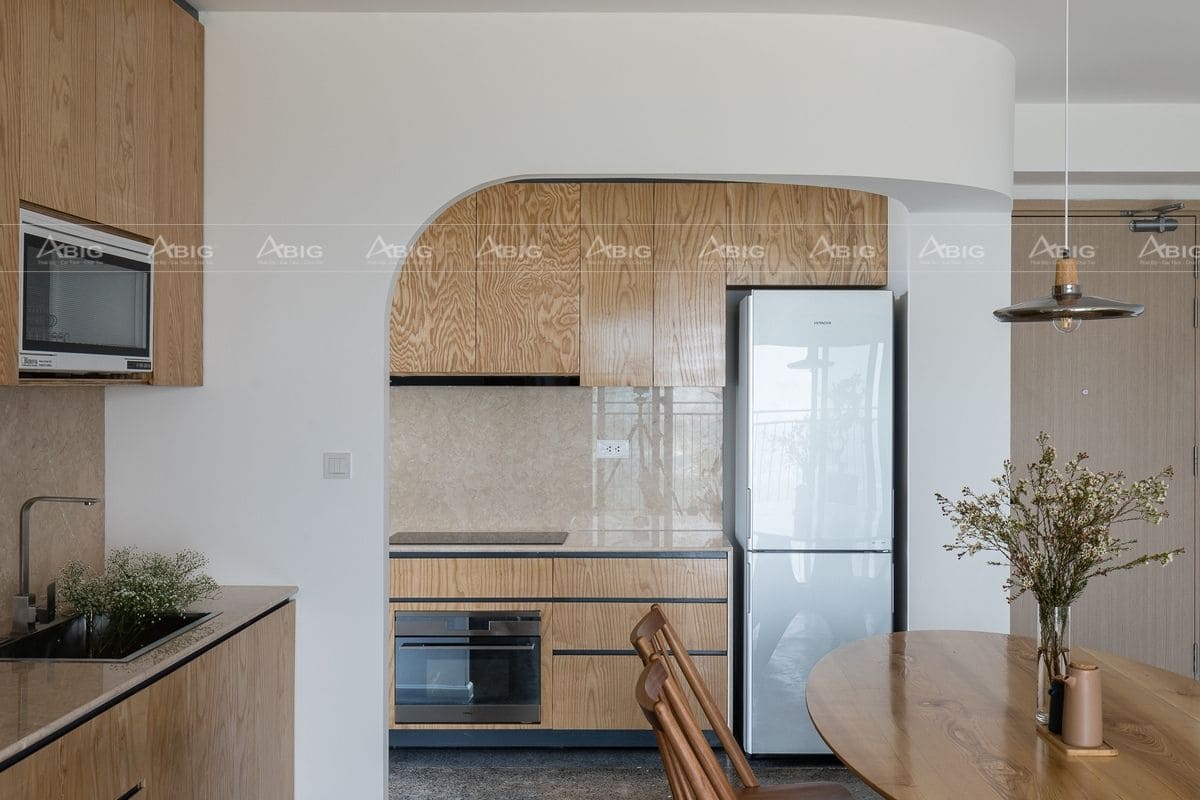 Đồ dùng phòng bếp được làm từ vật liệu gỗ cao cấp có thiết kế vô cùng đơn giản.