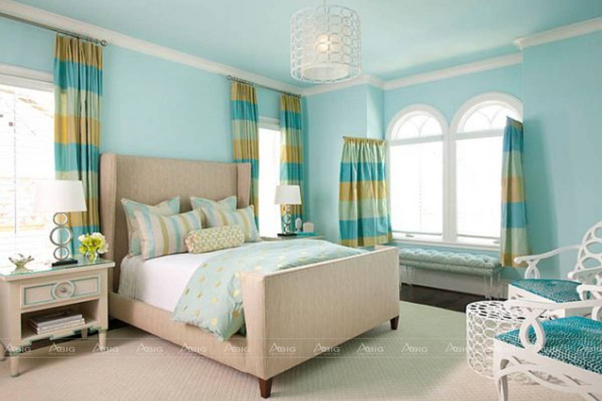 Mẫu phòng ngủ 24m2 đơn giản với màu xanh pastel nhẹ nhàng, mang đến sự thư thái cho người dùng