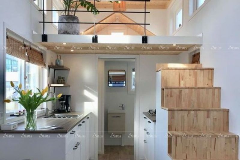 Thiết kế hệ thống tủ kệ trong không gian nhà bếp dưới tầng rộng rãi hơn